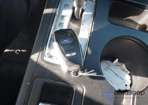 2016 Subaru Outback 2.5I Limited из США, поврежденный, VIN 4S4BSANC6G3279907